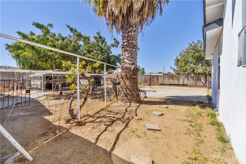 815 E 5th, Hanford, CA 93230