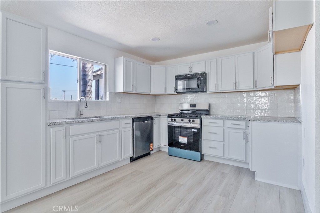 815 E 5th, Hanford, CA 93230