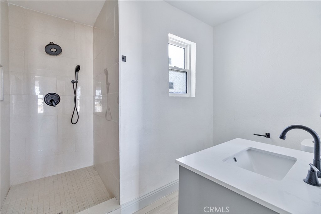 815 E 5th, Hanford, CA 93230
