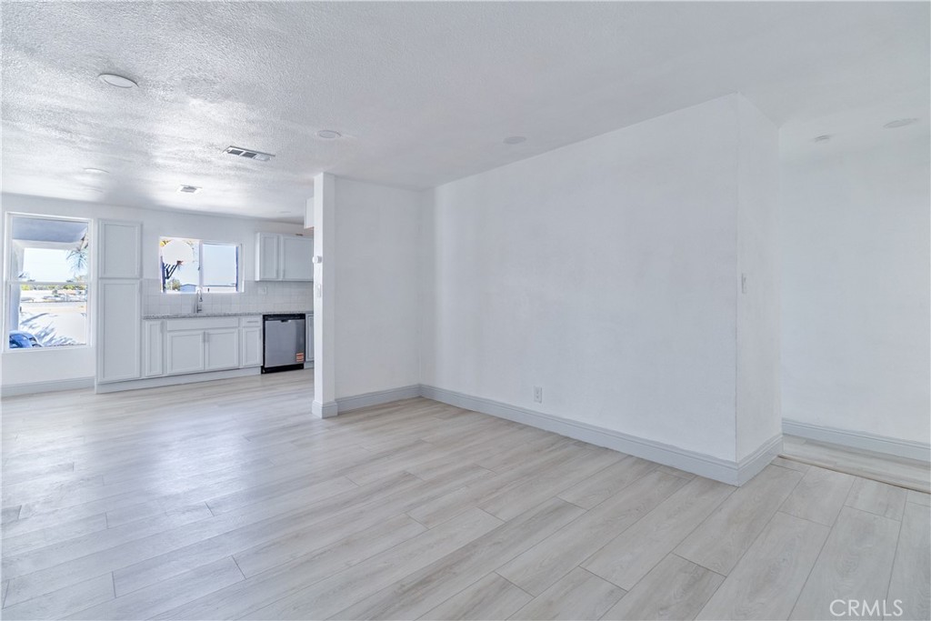 815 E 5th, Hanford, CA 93230