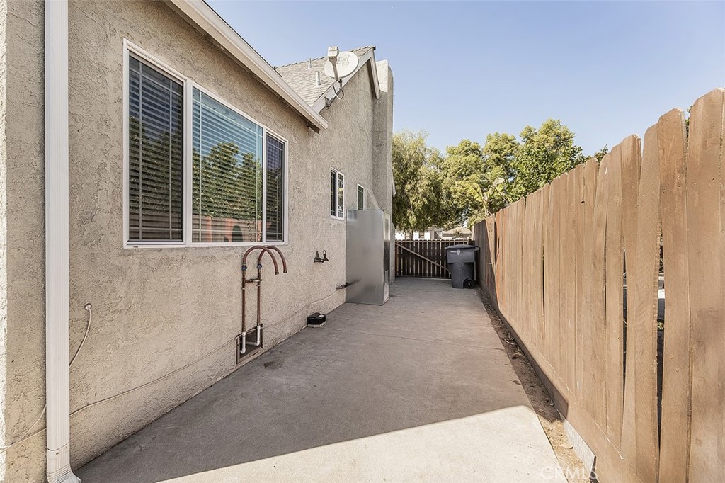906 E Fountain, Fresno, CA 93704