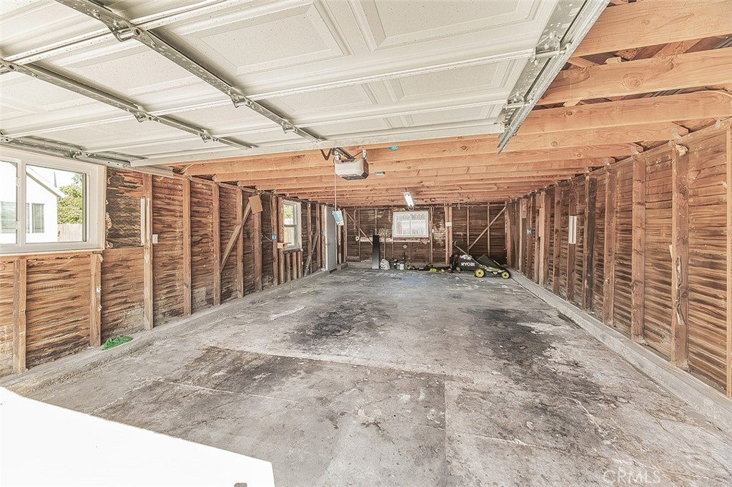 906 E Fountain, Fresno, CA 93704