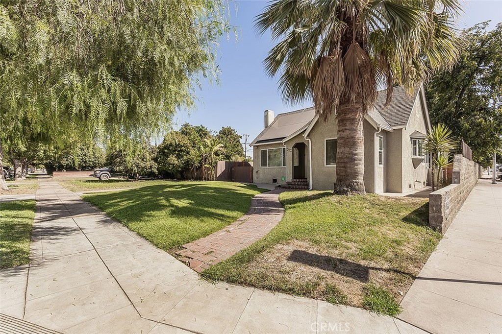 906 E Fountain, Fresno, CA 93704