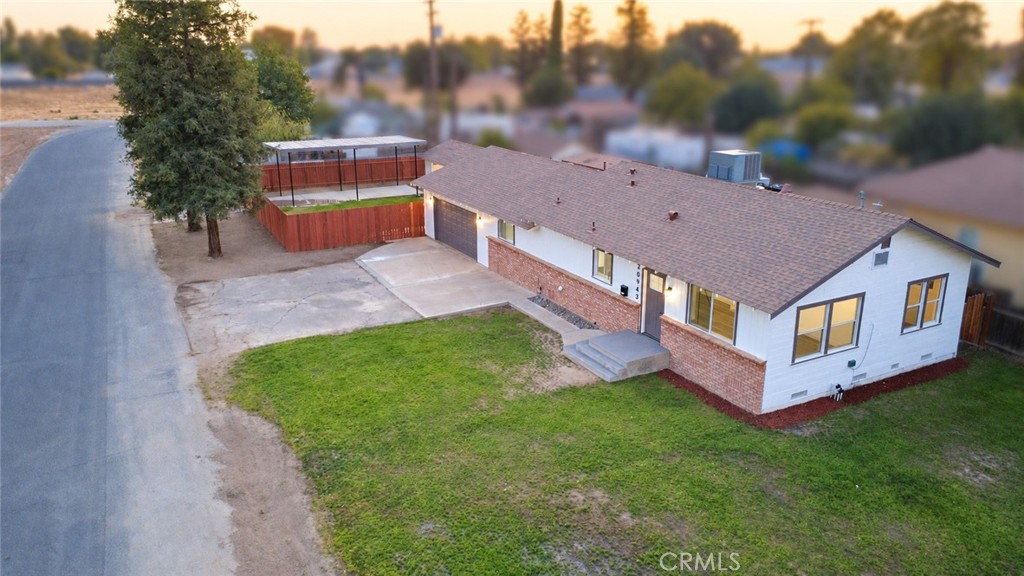 20943 S Castro, Laton, CA 93242