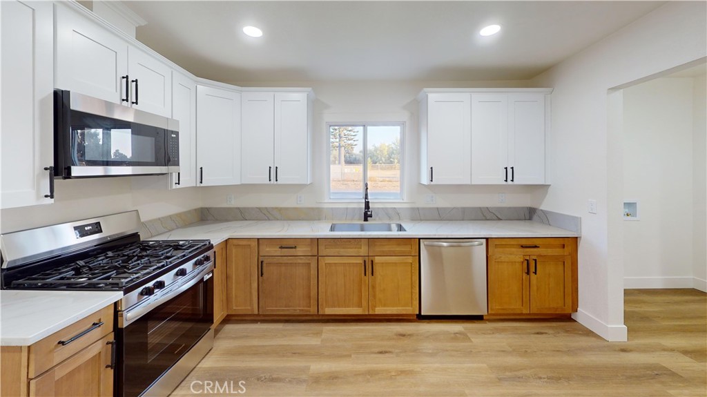 20943 S Castro, Laton, CA 93242
