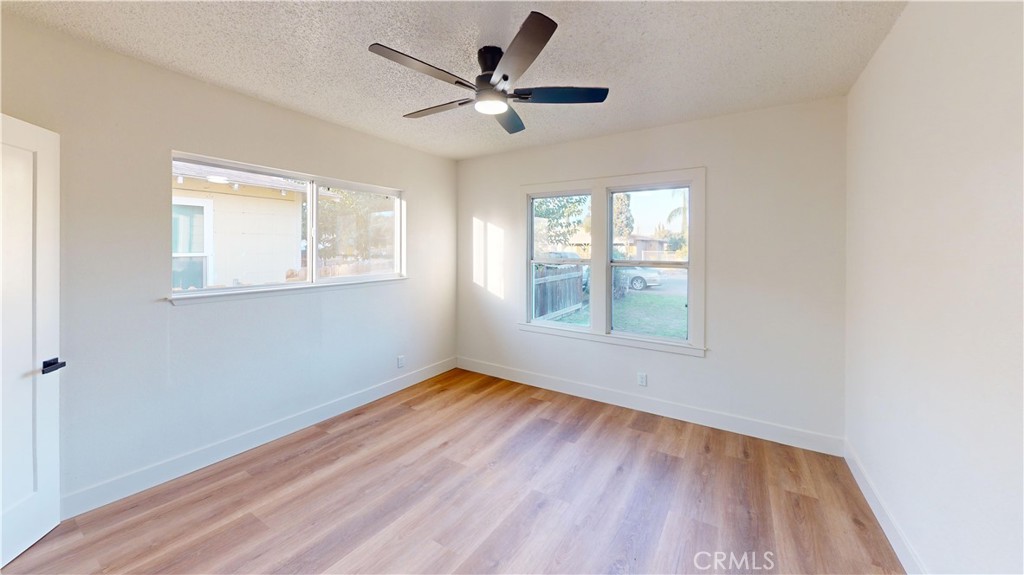 20943 S Castro, Laton, CA 93242