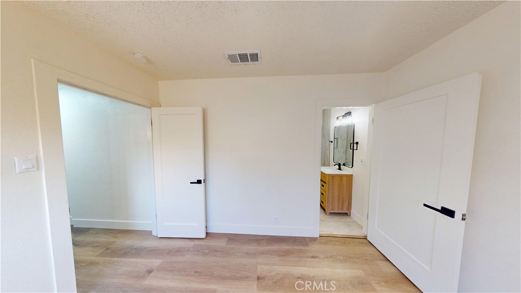 20943 S Castro, Laton, CA 93242