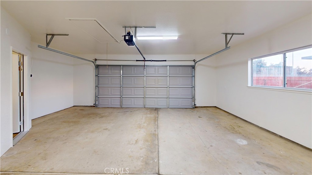 20943 S Castro, Laton, CA 93242
