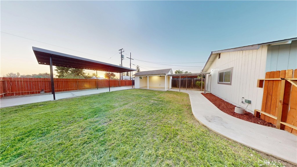 20943 S Castro, Laton, CA 93242