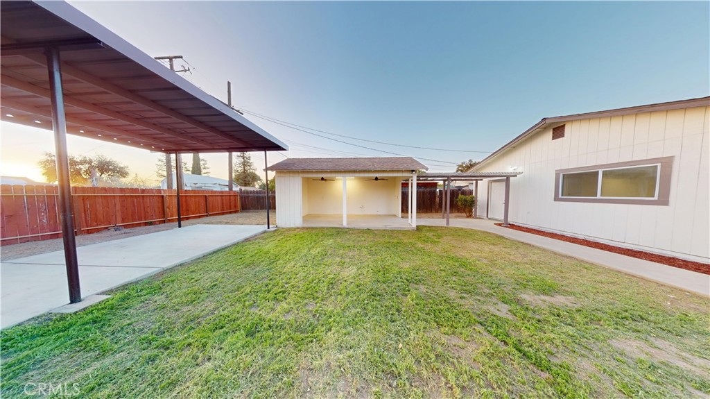 20943 S Castro, Laton, CA 93242