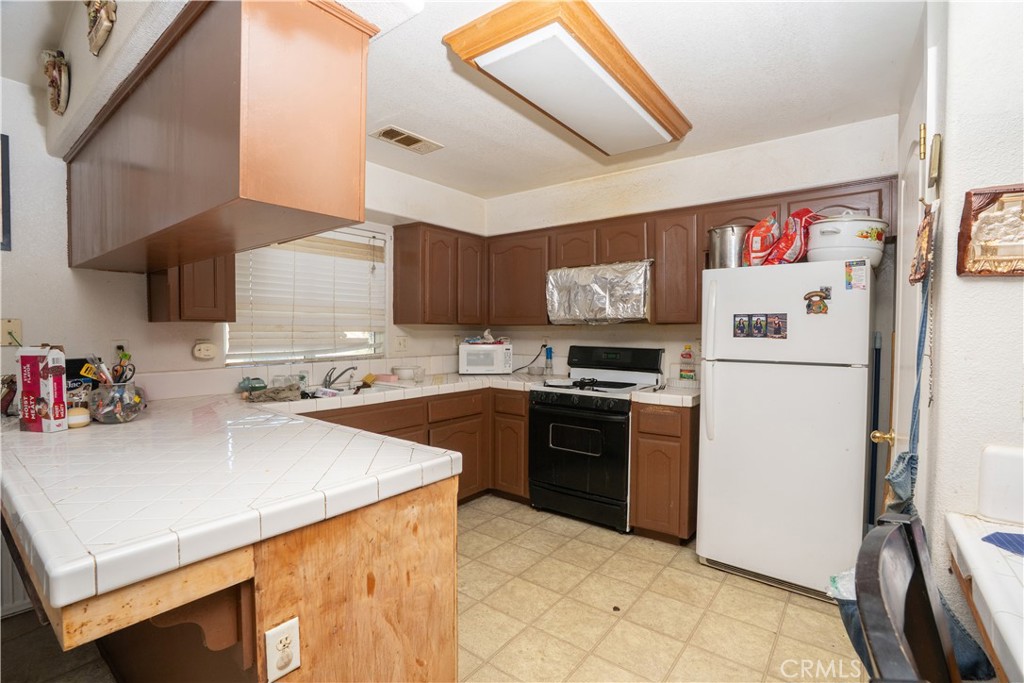 220 Walker, Coalinga, CA 93210