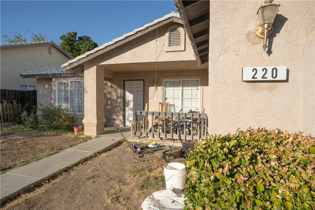 220 Walker, Coalinga, CA 93210