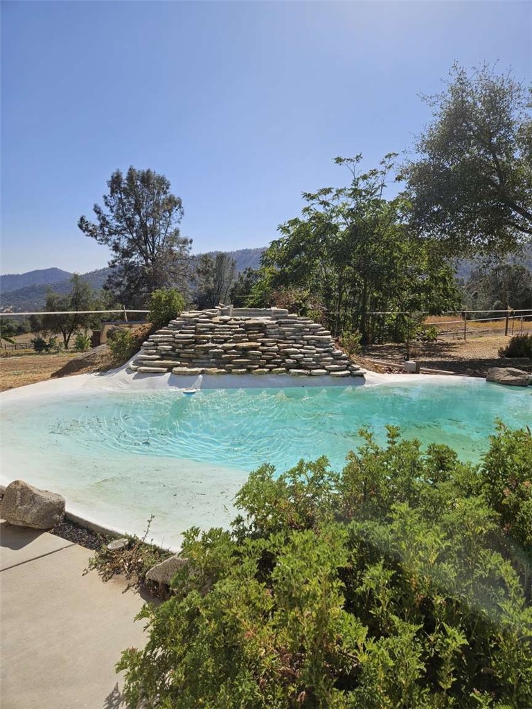 43980 CA-49, Ahwahnee, CA 93601