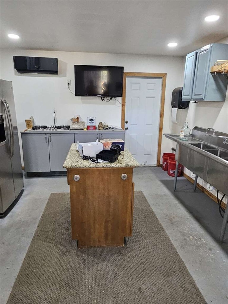 43980 CA-49, Ahwahnee, CA 93601