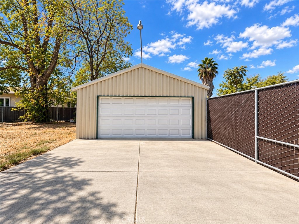 110 W Myrtle St, Hanford, CA 93230