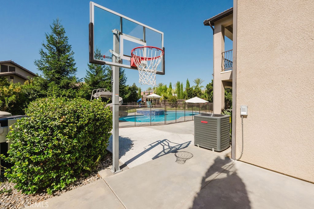 1671 E Bella Fiore, Fresno, CA 93730