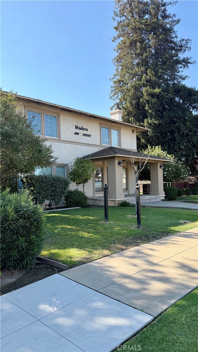 400 W Yosemite Ave, Madera, CA 93637
