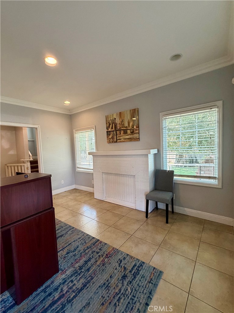 400 W Yosemite Ave, Madera, CA 93637