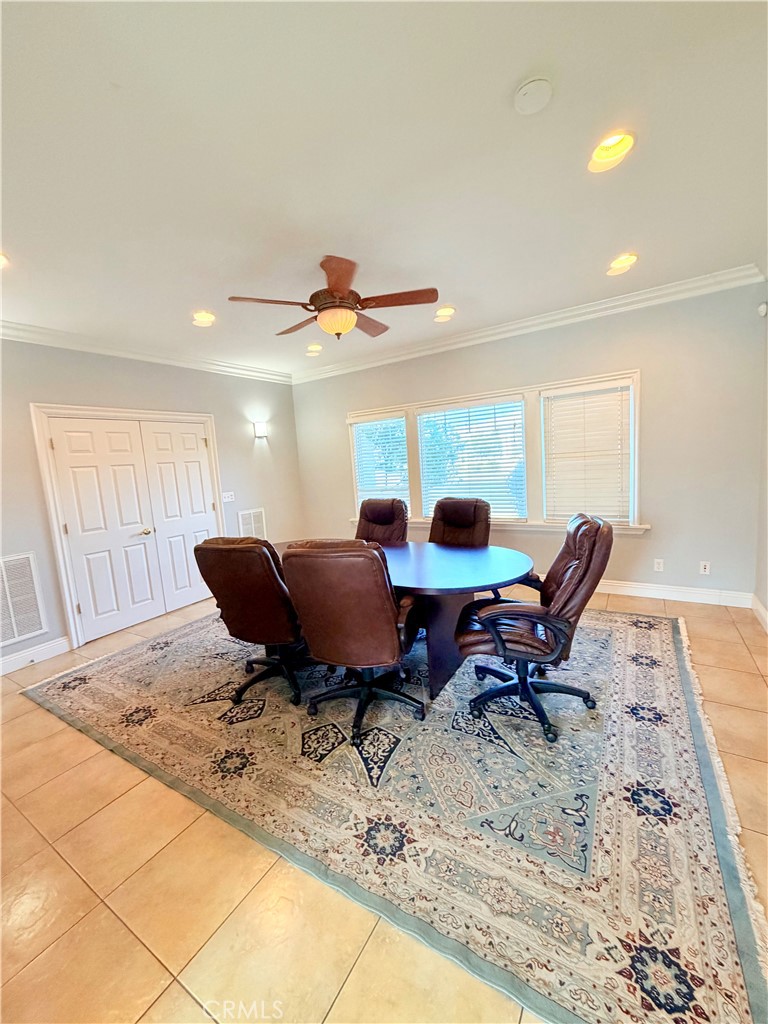 400 W Yosemite Ave, Madera, CA 93637