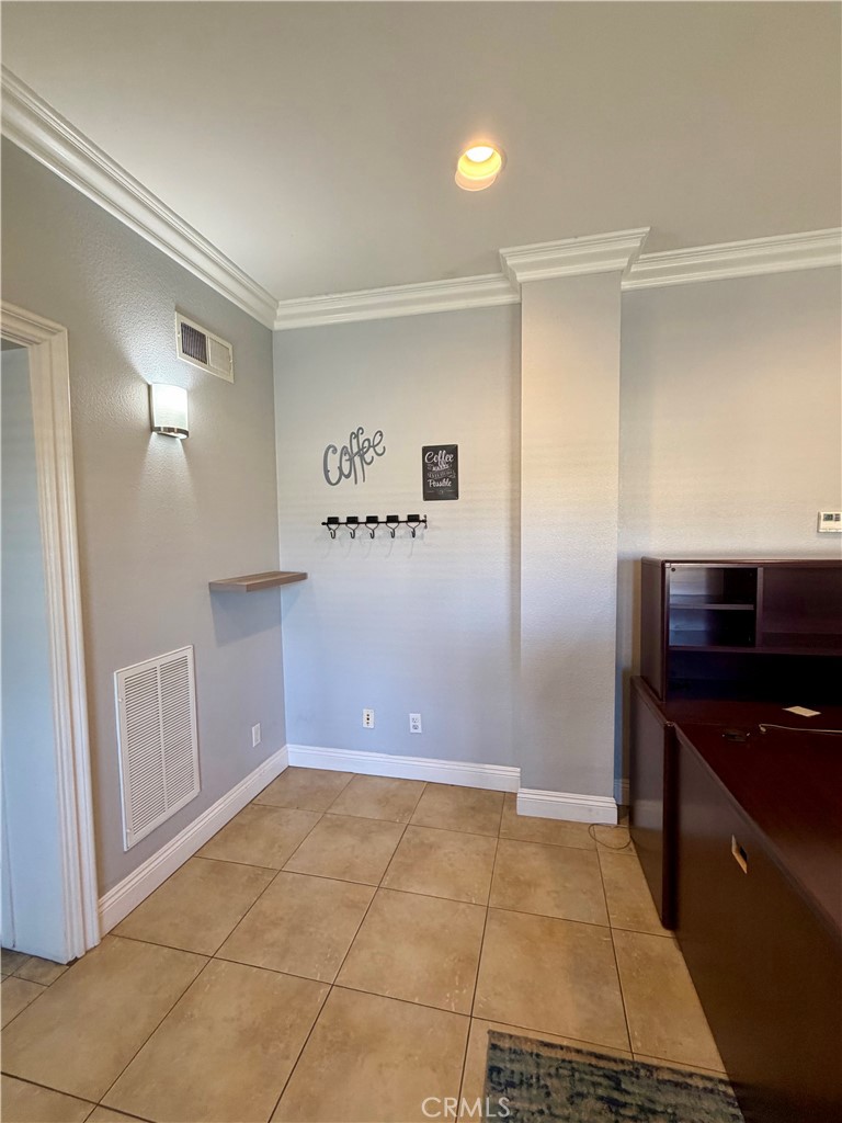 400 W Yosemite Ave, Madera, CA 93637