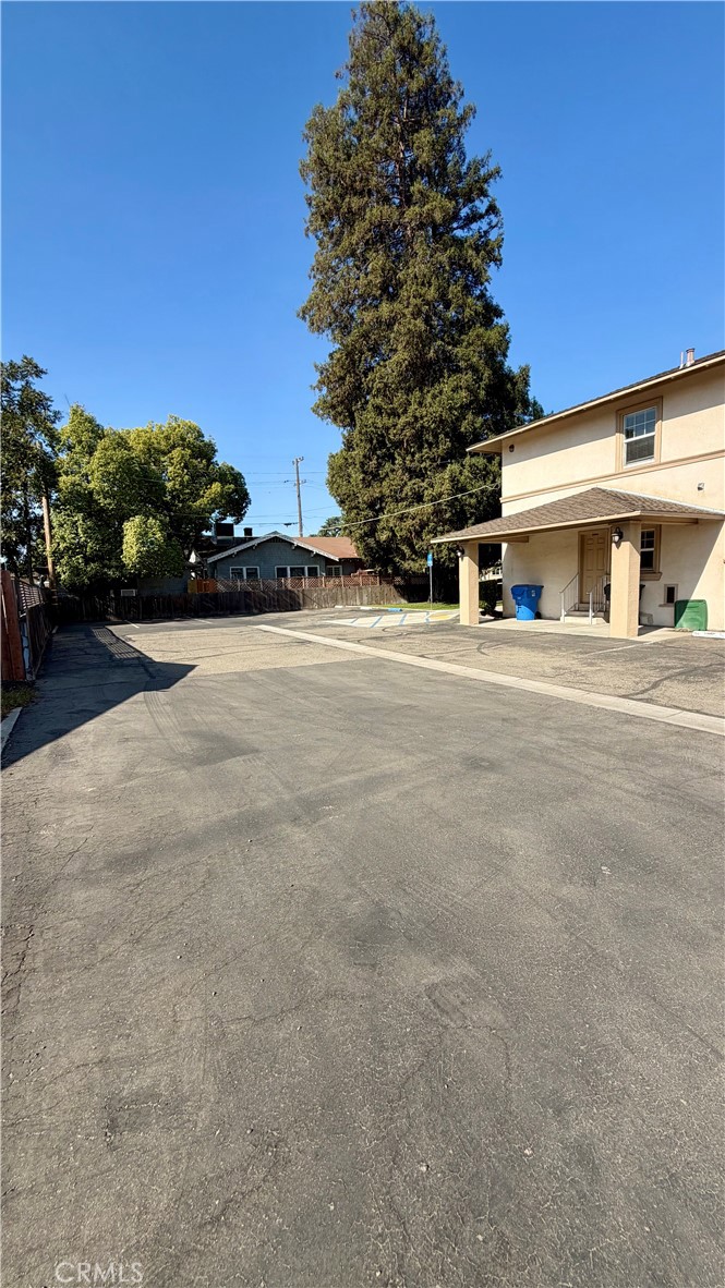 400 W Yosemite Ave, Madera, CA 93637