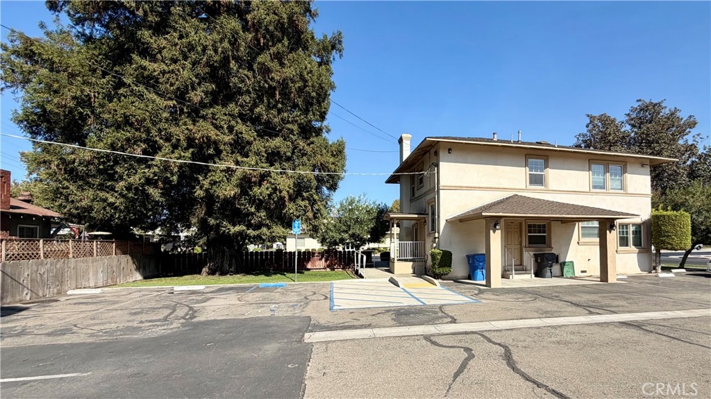400 W Yosemite Ave, Madera, CA 93637