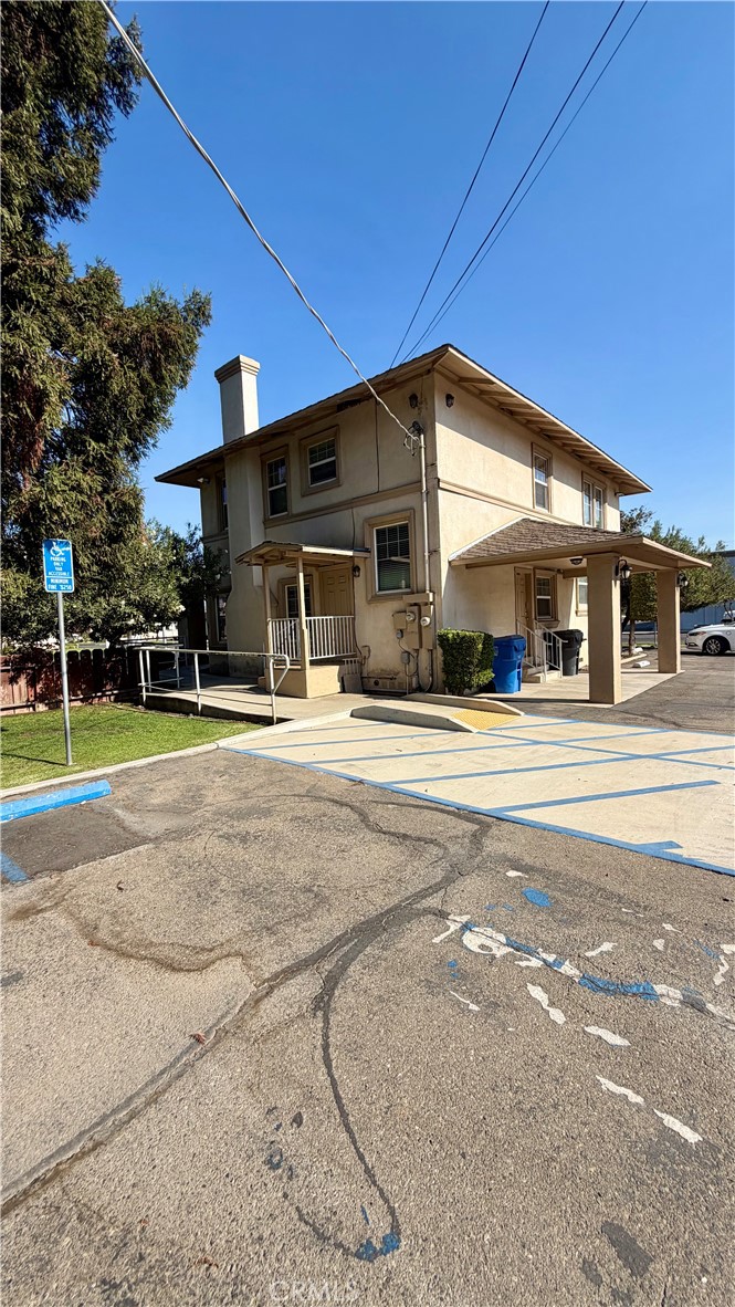 400 W Yosemite Ave, Madera, CA 93637