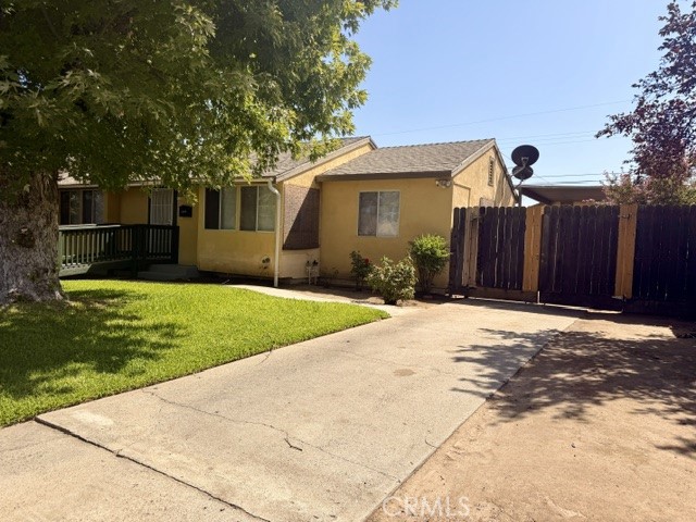138 E Bellaire Way, Fresno, CA 93704