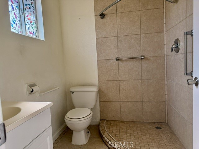 138 E Bellaire Way, Fresno, CA 93704
