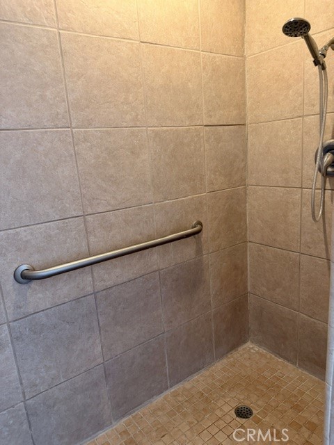 138 E Bellaire Way, Fresno, CA 93704