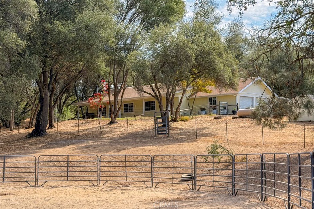 33337 Gold Nugget Ct, Coarsegold, CA 93614