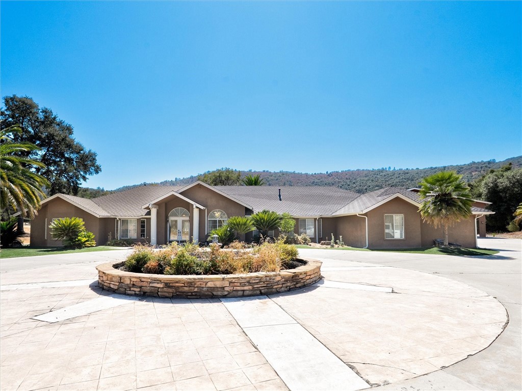 49344 Deerview Ln, Oakhurst, CA 93644