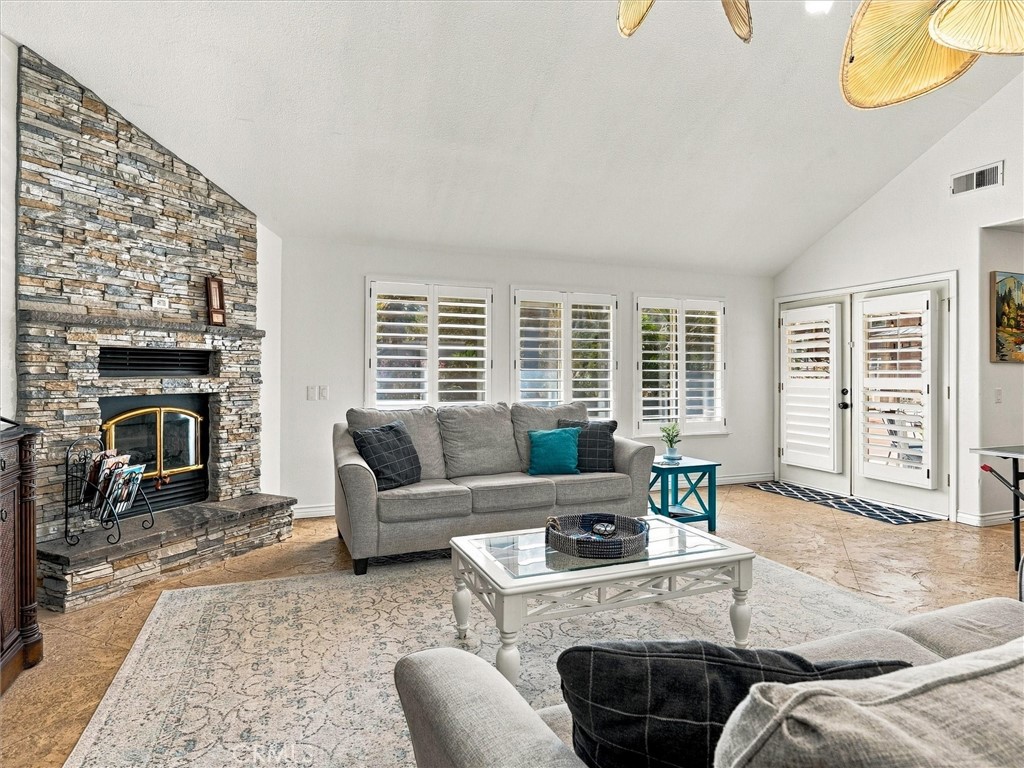 49344 Deerview Ln, Oakhurst, CA 93644