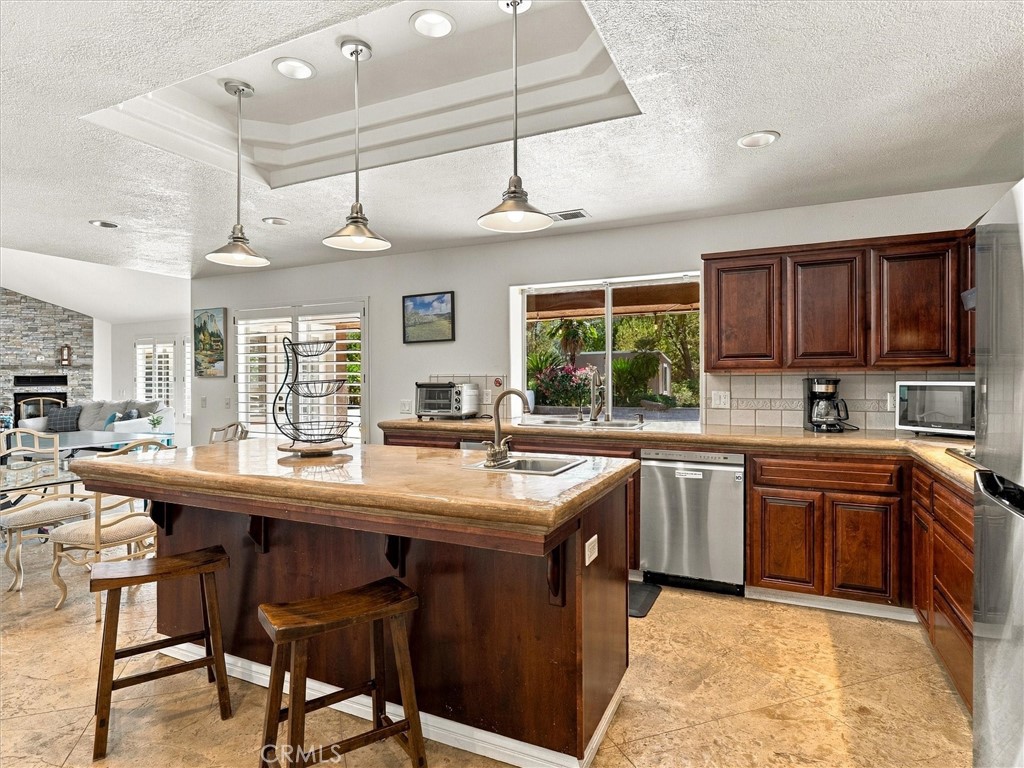 49344 Deerview Ln, Oakhurst, CA 93644