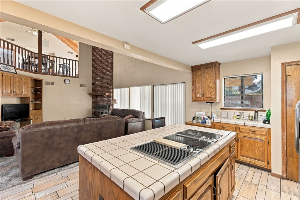 662 S Boyd, Kerman, CA 93630