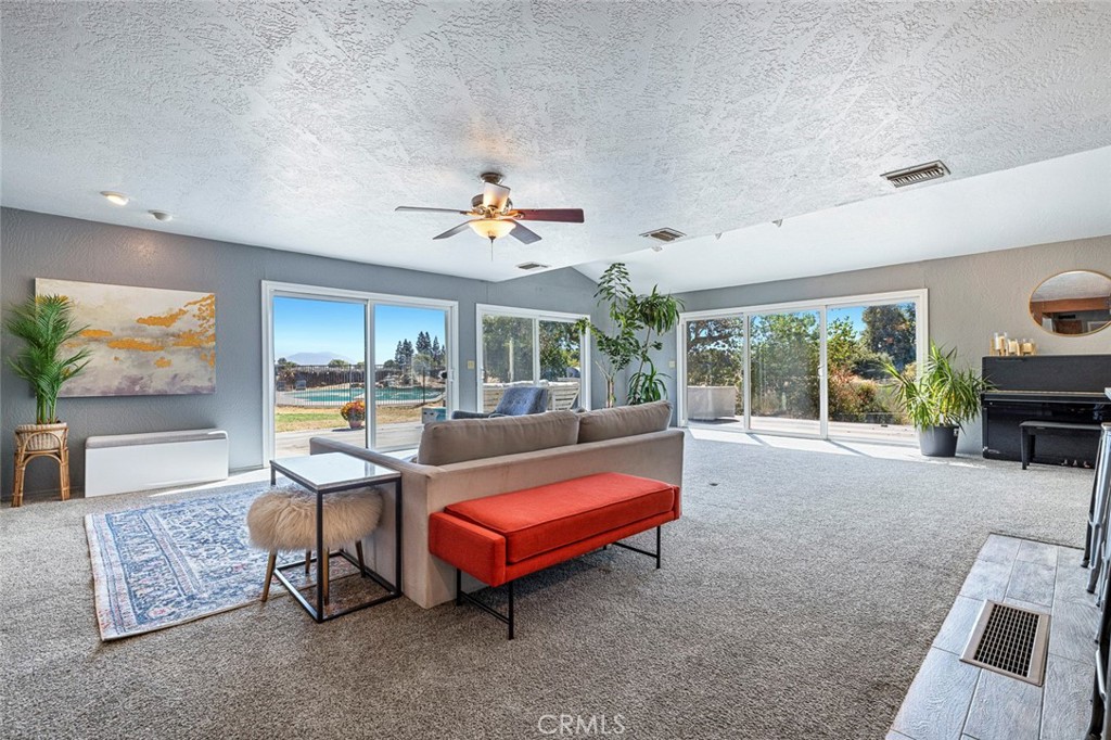4606 N Kittyhawk Ave, Sanger, CA 93657