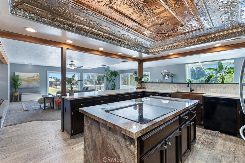 4606 N Kittyhawk Ave, Sanger, CA 93657