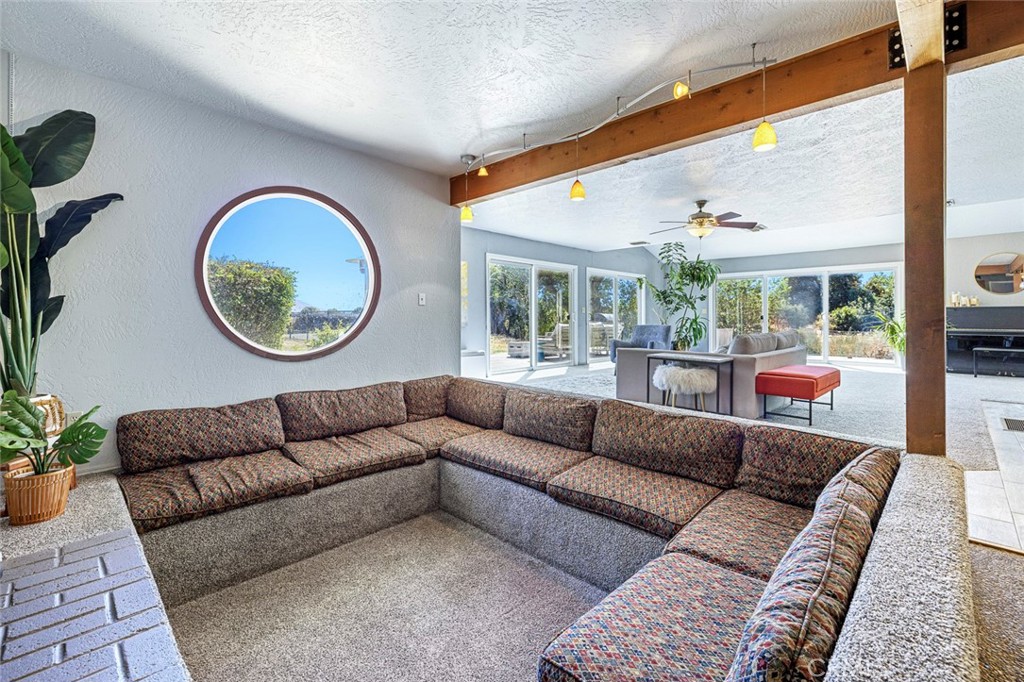 4606 N Kittyhawk Ave, Sanger, CA 93657