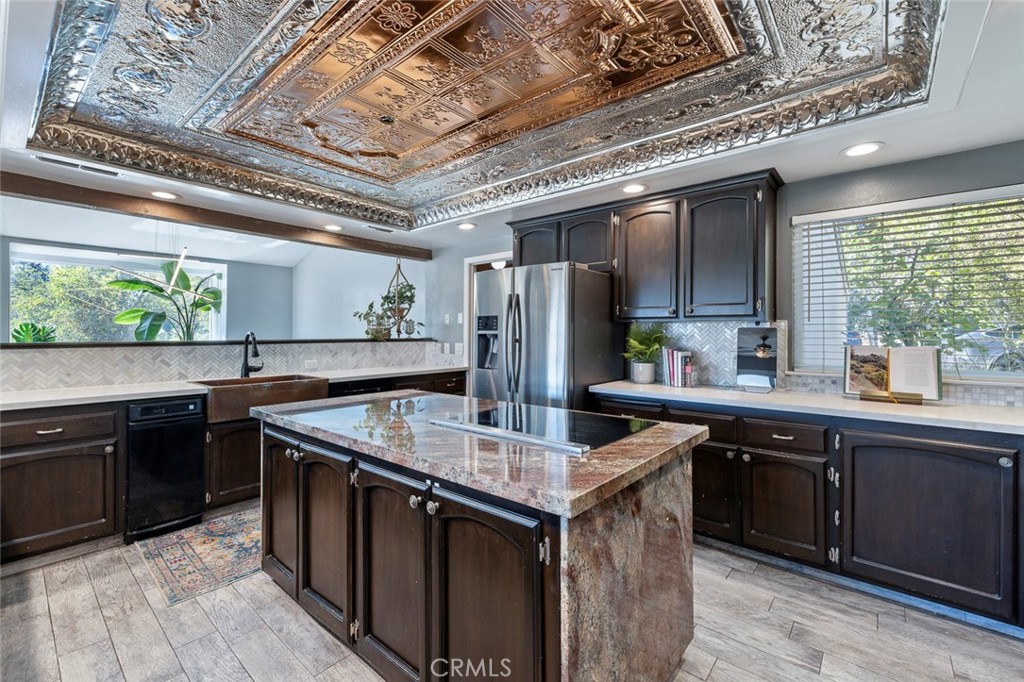 4606 N Kittyhawk Ave, Sanger, CA 93657