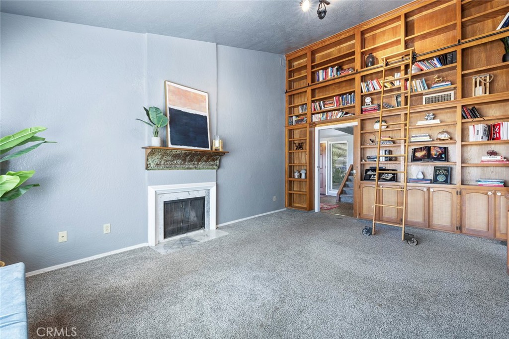 4606 N Kittyhawk Ave, Sanger, CA 93657