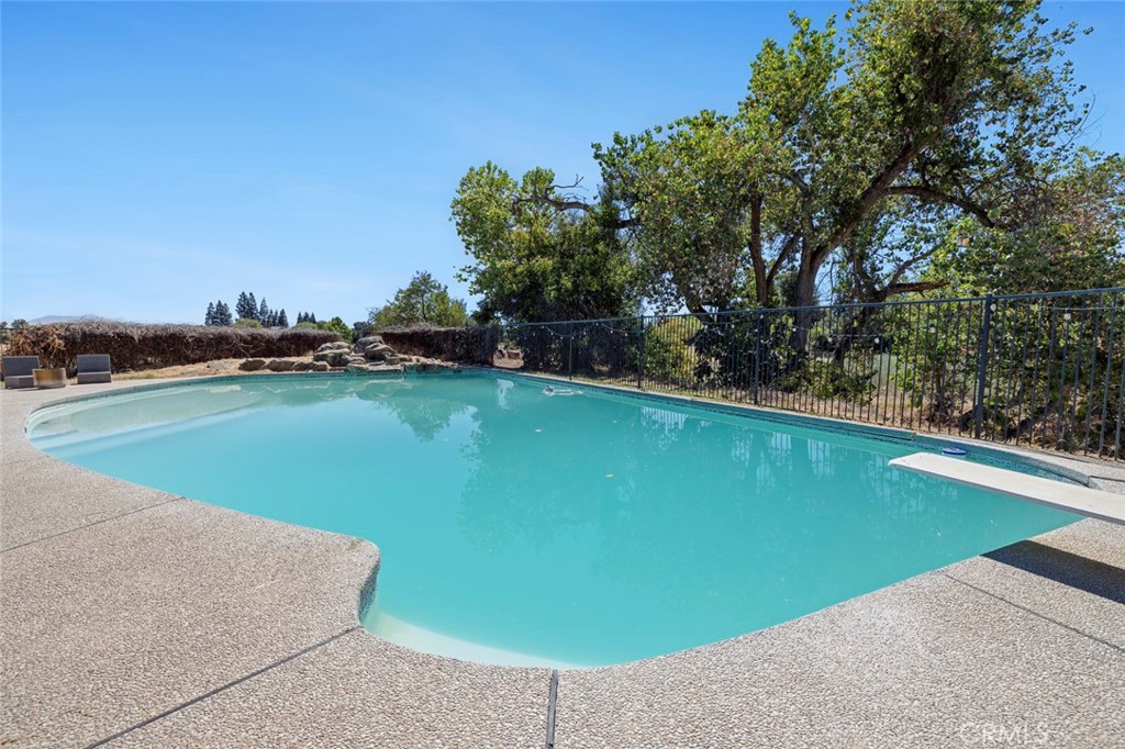 4606 N Kittyhawk Ave, Sanger, CA 93657