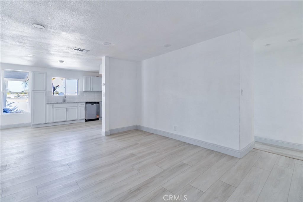815 E 5th, Hanford, CA 93230