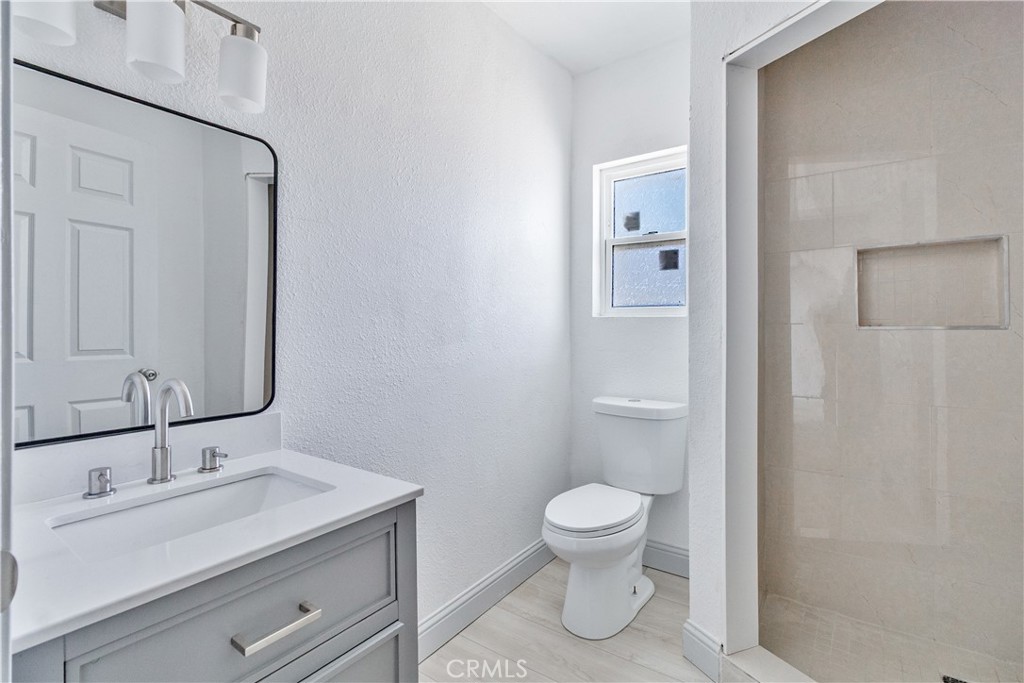 815 E 5th, Hanford, CA 93230
