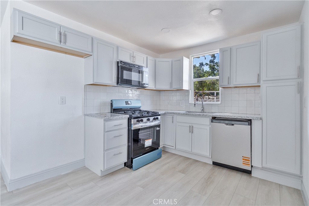 815 E 5th, Hanford, CA 93230