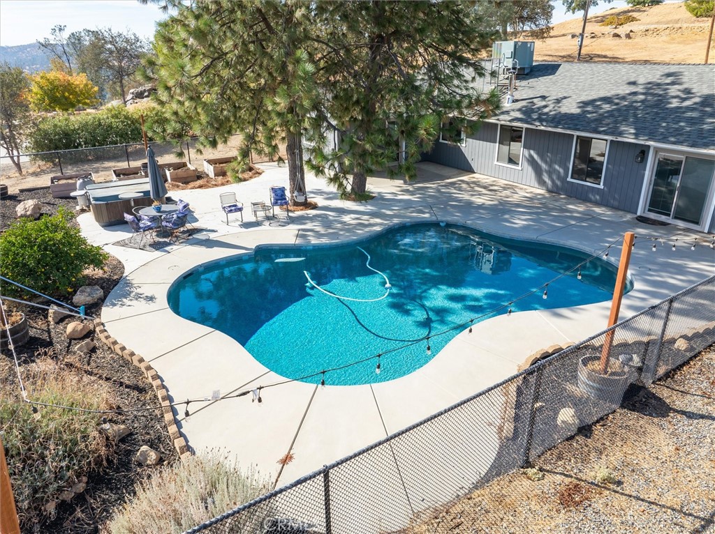 28891 Crystal Springs Ct, Coarsegold, CA 93614