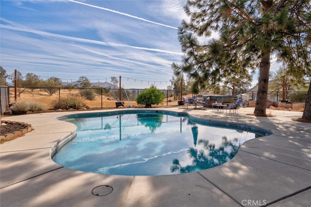 28891 Crystal Springs Ct, Coarsegold, CA 93614