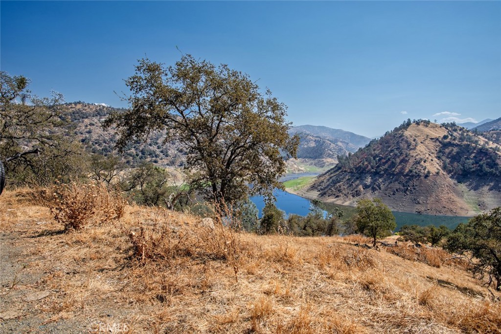 12345 trimmer Springs, Sanger, CA 93657