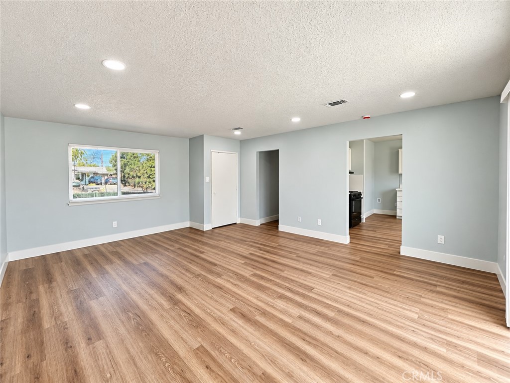 1565 Lark St, Hanford, CA 93230