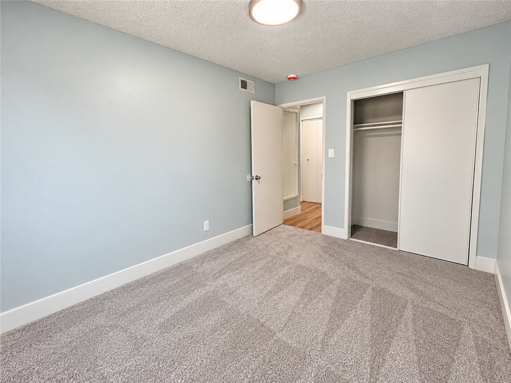 1565 Lark St, Hanford, CA 93230
