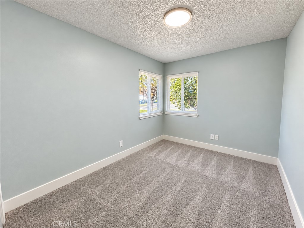 1565 Lark St, Hanford, CA 93230